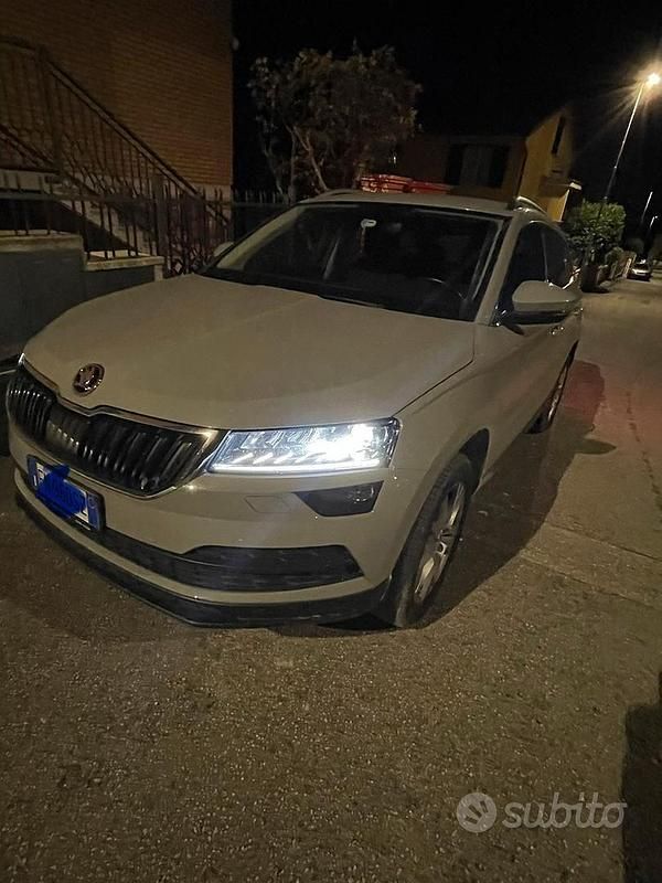 Usata Skoda Karoq Executive 116 CV (85 kW) 2018 Grigio SUV