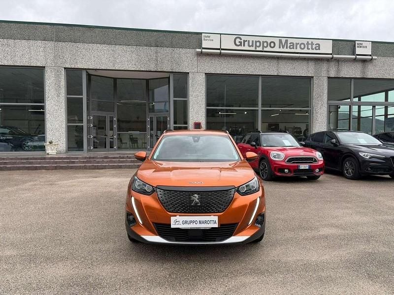 Usata Peugeot 2008 Allure 110 CV (80 kW) 2021 Orange fusion metallizzato SUV