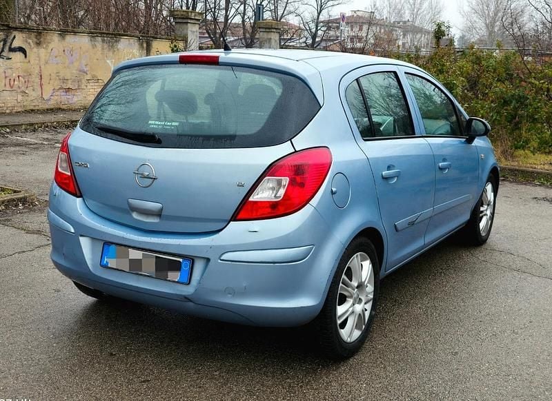 Usata Opel Corsa 116 CV (85 kW) 2007 Blu Berlina