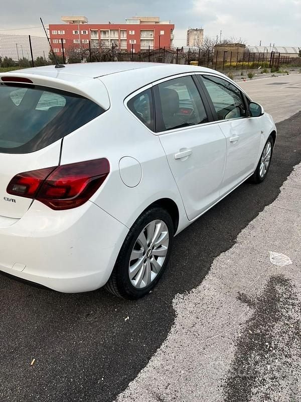 Usata Opel Astra 2010 Bianco Utilitaria