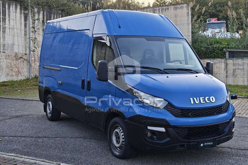 Usata Iveco Daily 126 CV (92 kW) 2016 Blu Furgone