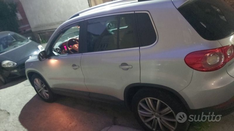 Usata VW Tiguan 140 CV (102 kW) 2011 Grigio SUV