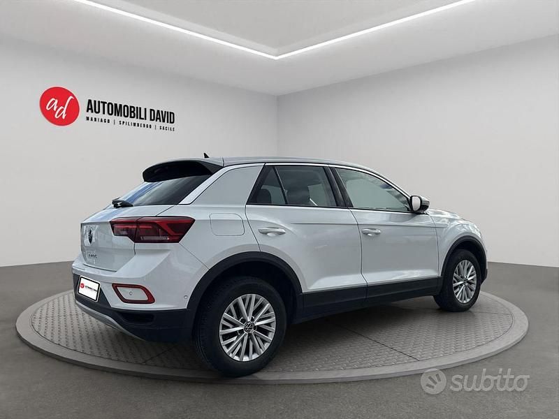 Usata VW T-Roc Life 110 CV (80 kW) 2023 Bianco SUV