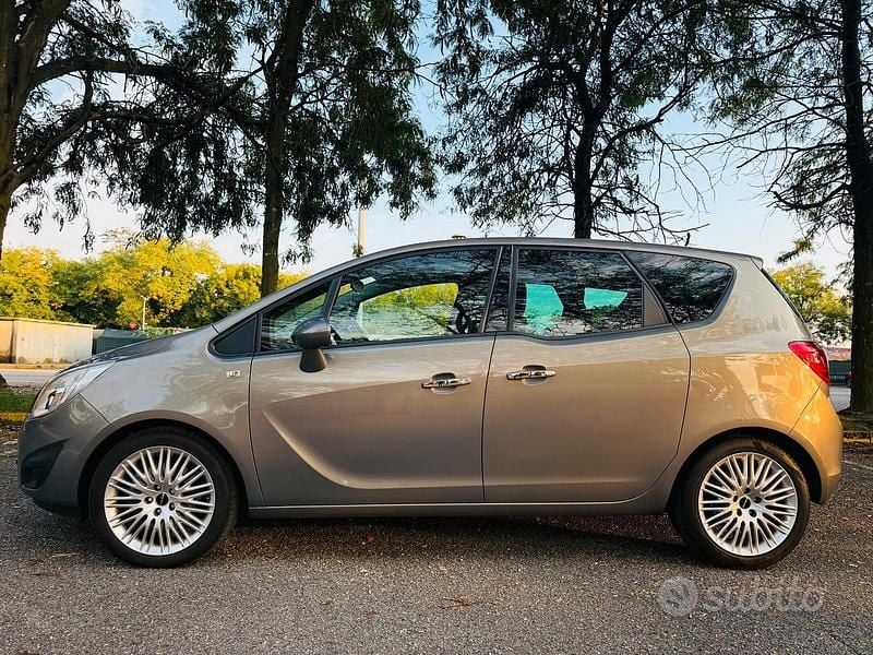 Occasion Opel Meriva 140 ch (102 kW) 2011 Gris Monospace