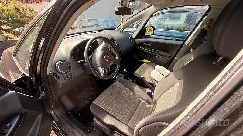 Usata Fiat Sedici Emotion 120 CV (88 kW) 2012 Nero SUV