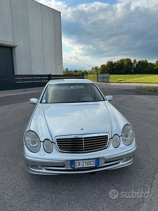Usata Mercedes E270 2002 Grigio Berlina