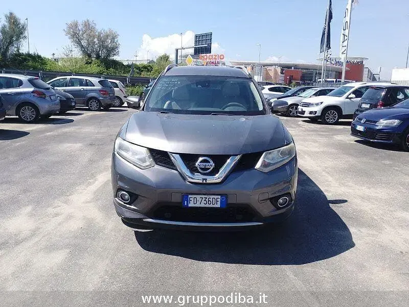 Usata Nissan X-Trail Tekna 130 CV (95 kW) 2016 Grigio SUV