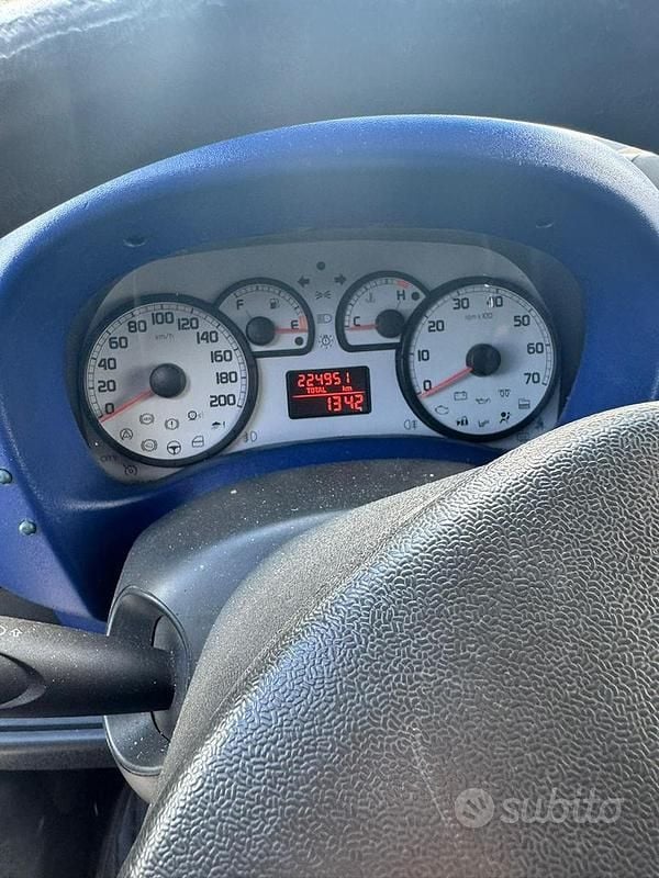 Usata Fiat Doblò 63 CV (46 kW) 2003 Monovolume