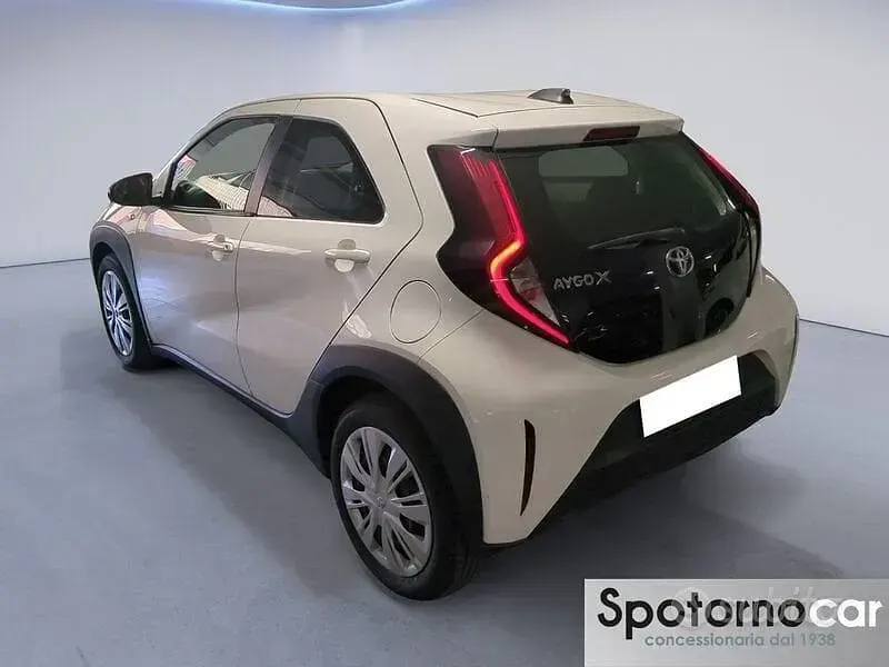 Usata Toyota Aygo X Active 72 CV (52 kW) 2022 Bianco SUV