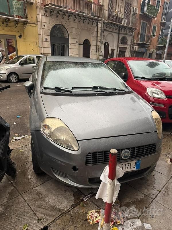 Usata 2007 Fiat Grande Punto Due volumi | 2500 € (Super prezzo) - Immagine 1/3