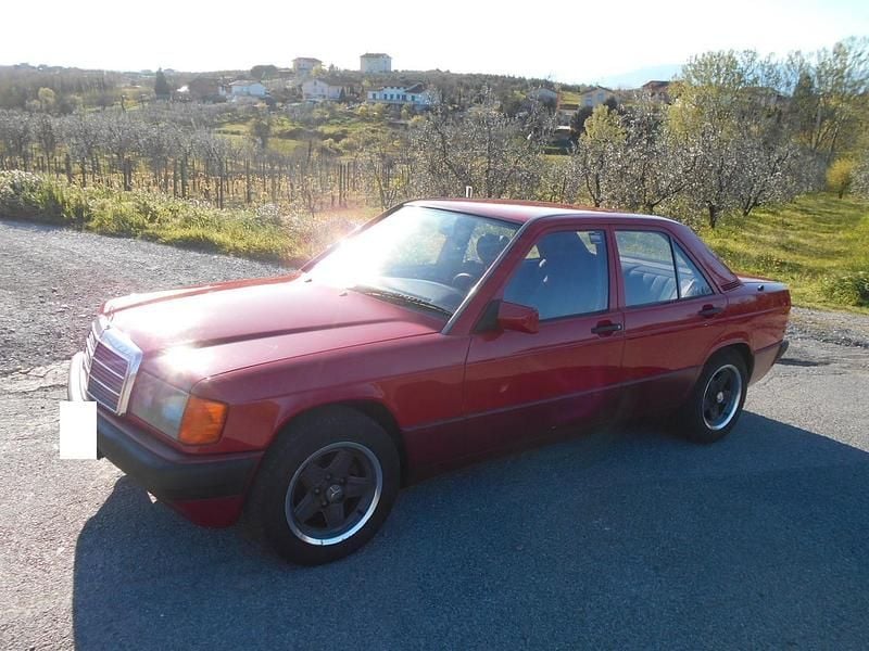 Usata Mercedes E260 203 CV (149 kW) 1991 Rosso Berlina