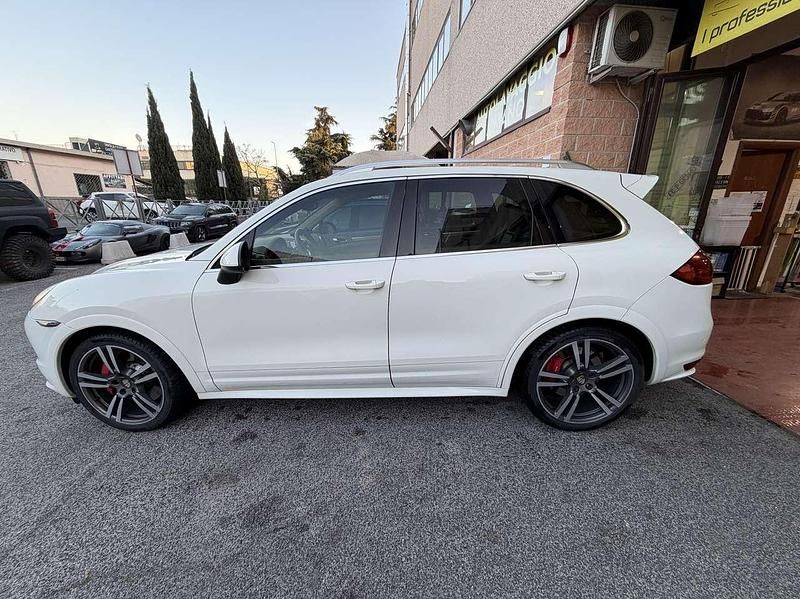 Usata Porsche Cayenne Turbo 500 CV (367 kW) 2011 Bianco SUV