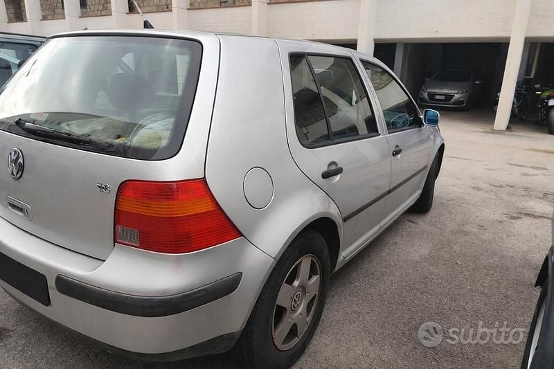 Usata VW Golf IV 2001 Grigio Berlina