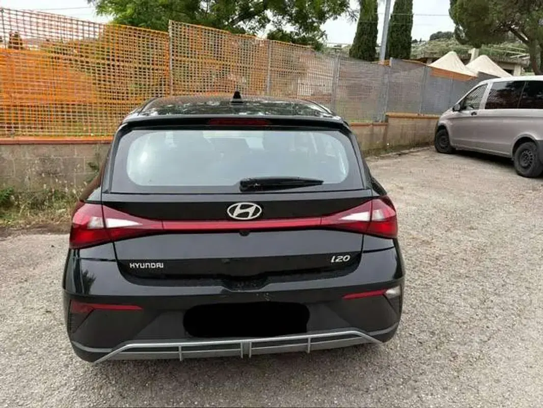 Usata Hyundai i20 79 CV (58 kW) 2024 Nero Utilitaria