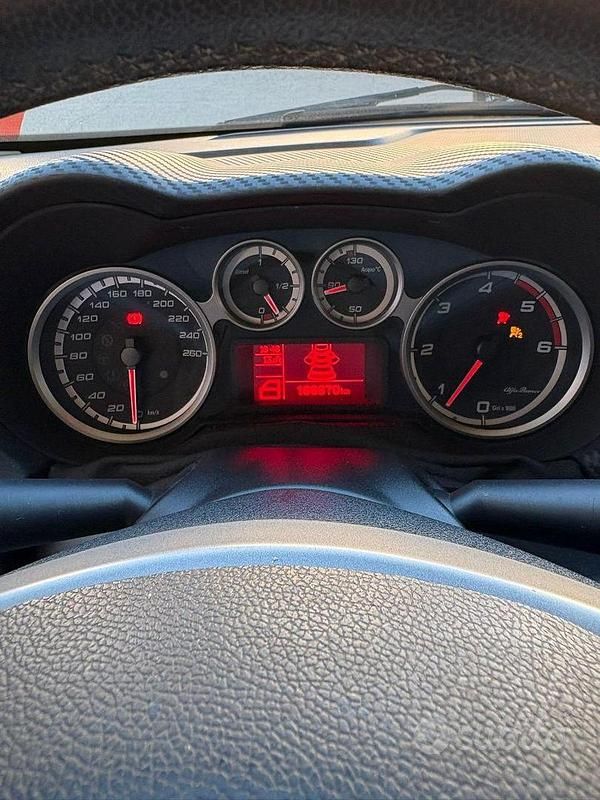 Usado Alfa Romeo MiTo 95 CV (69 kW) 2012 Gris Utilitario