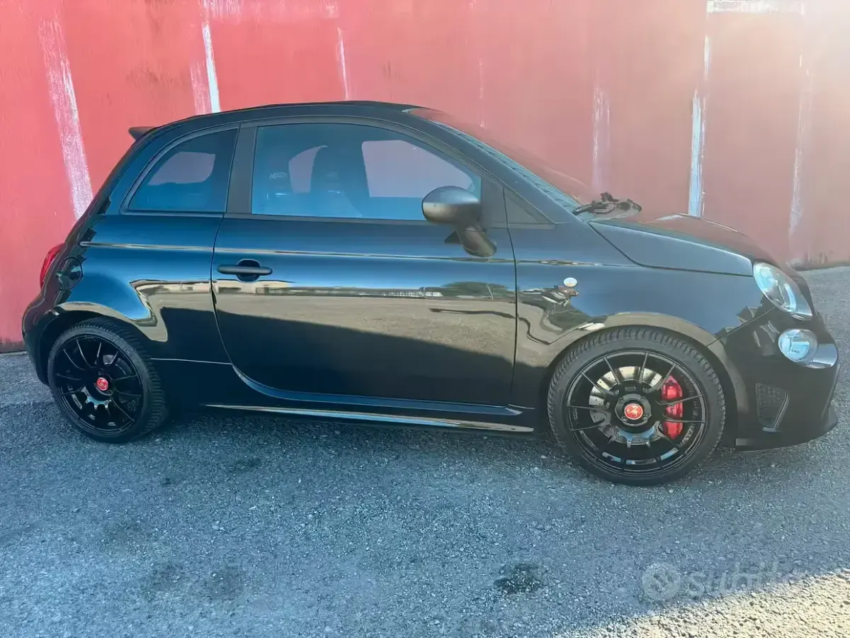 Usata Abarth 500C 180 CV (132 kW) 2018 Nero Cabrio