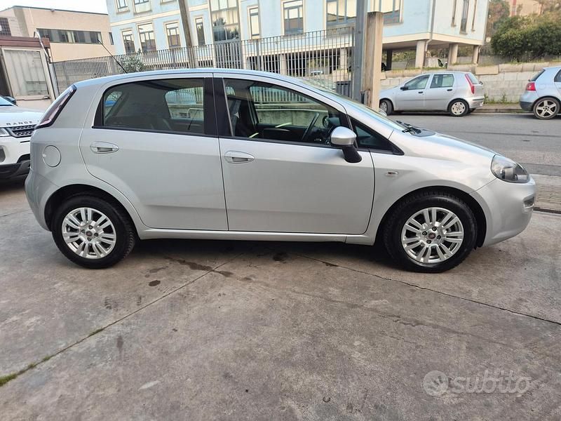 Usata Fiat Punto 75 CV (55 kW) 2013 Grigio Utilitaria