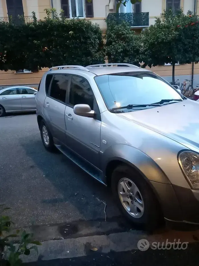 Usata SsangYong Rexton 186 CV (136 kW) 2010 Grigio SUV