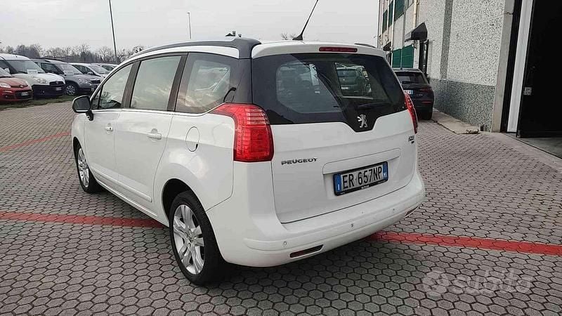Usata Peugeot 5008 116 CV (85 kW) 2013 Bianco Monovolume