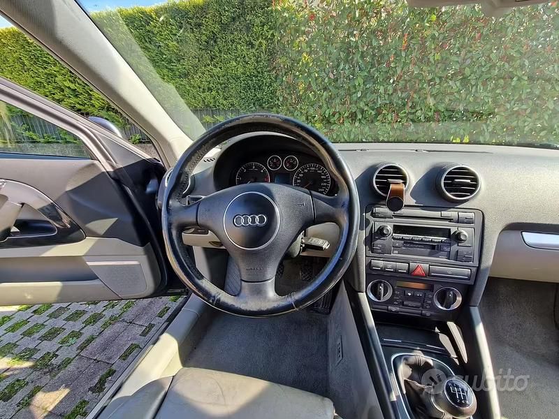 Usata Audi A3 Ambition 140 CV (102 kW) 2004 Grigio Utilitaria