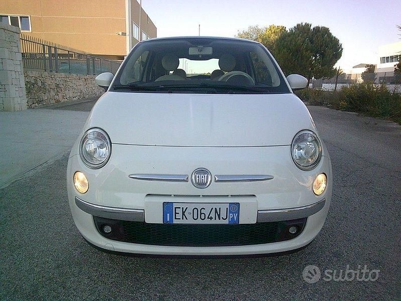Usata Fiat 500 Lounge 95 CV (69 kW) 2011 Bianco Utilitaria