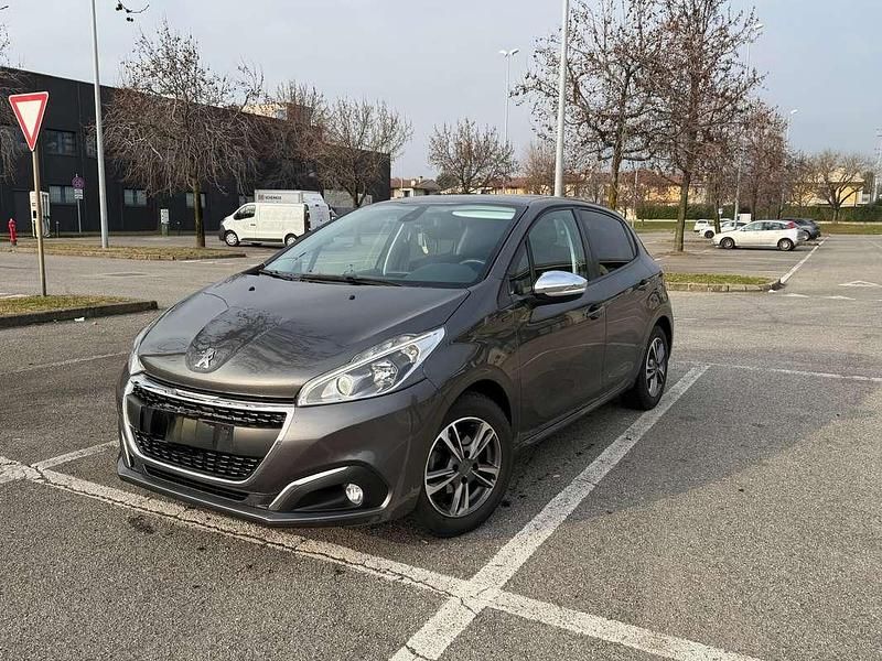 Grigio Usata 2019 Peugeot 208 Signature Sky Due volumi | 12.000 € (Cara) - Immagine 1/4
