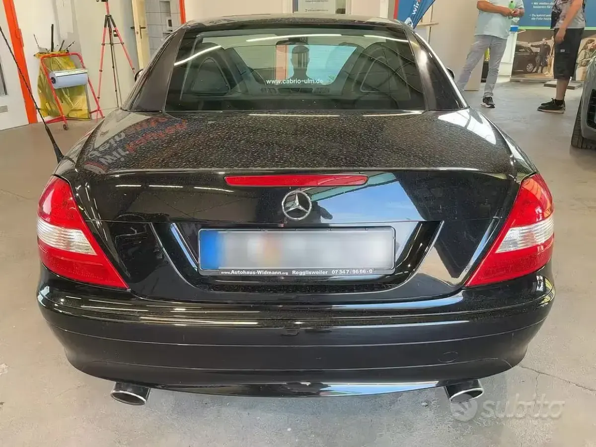 Usata Mercedes SLK350 272 CV (200 kW) 2004 Nero Cabrio