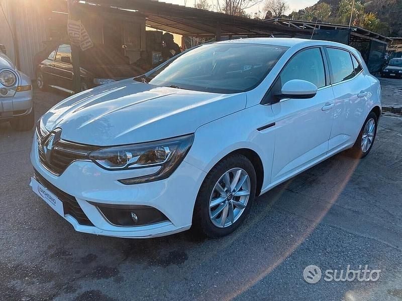 Usata Renault Mégane IV 90 CV (66 kW) 2017 Bianco Berlina