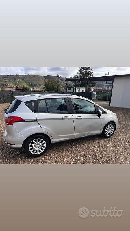 Usata Ford B-MAX Titanium 75 CV (55 kW) 2014 Grigio Monovolume