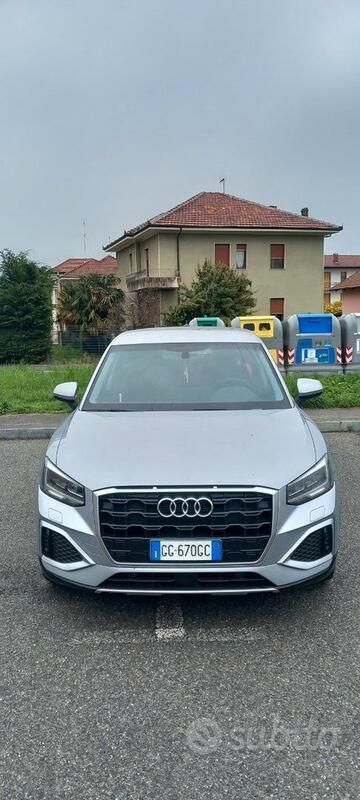 Usata Audi Q2 Ambiente 116 CV (85 kW) 2021 Argento SUV