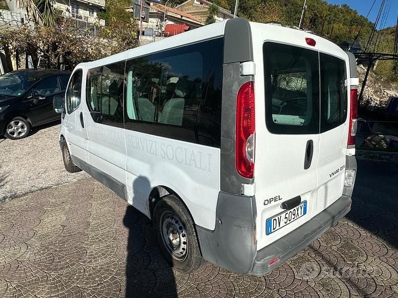 Usata Opel Vivaro 120 CV (88 kW) 2009 Bianco Monovolume