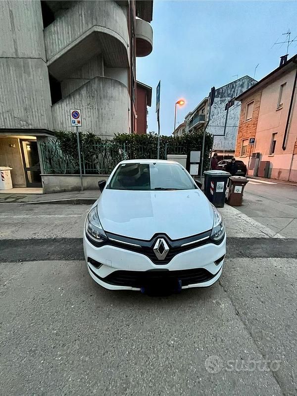 Second-hand Renault Clio IV 70 CP (51 kW) 2019 Alb Berlinǎ