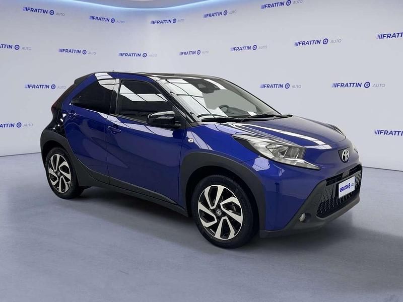 Usata Toyota Aygo X Trend 72 CV (52 kW) 2025 Blu SUV