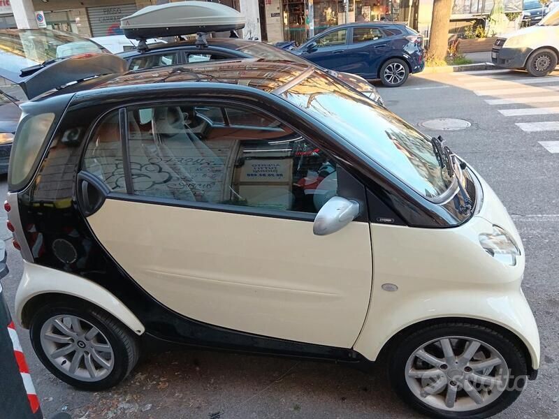 Usata 2003 Smart ForTwo Coupé Due volumi | 2500 € - Immagine 1/4
