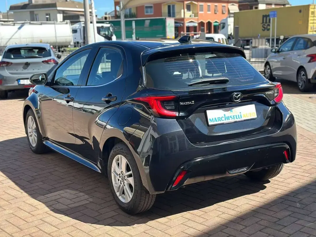 Usata Mazda 2 92 CV (67 kW) 2022 Nero Utilitaria
