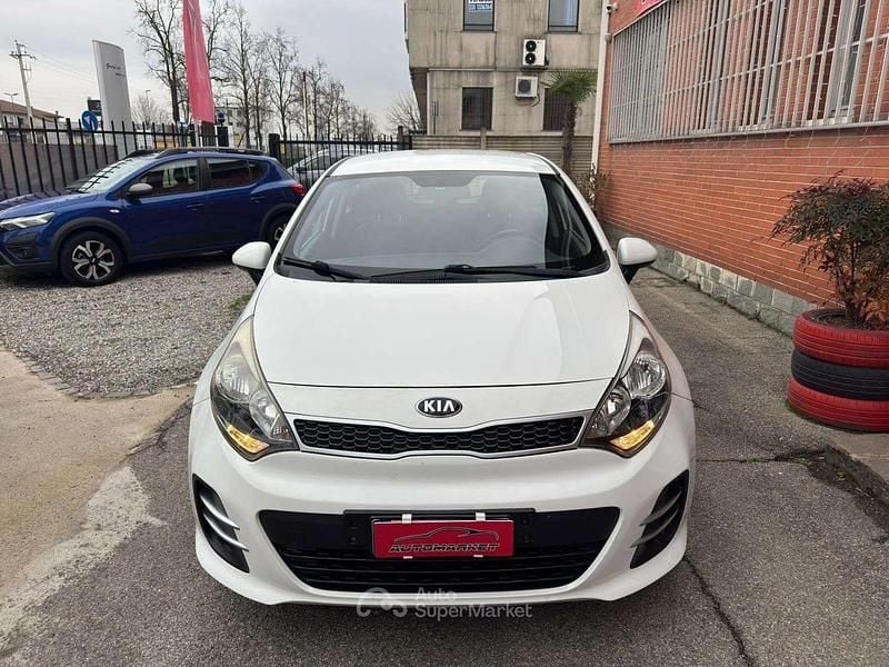 Usata Kia Rio Active 75 CV (55 kW) 2015 Bianco Berlina