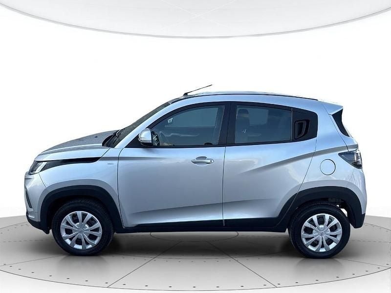 Usata Mahindra KUV100 87 CV (63 kW) 2025 Argento SUV