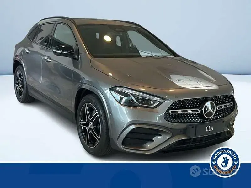 Nuova Mercedes GLA220 AMG 190 CV (139 kW) 2026 Grigio SUV