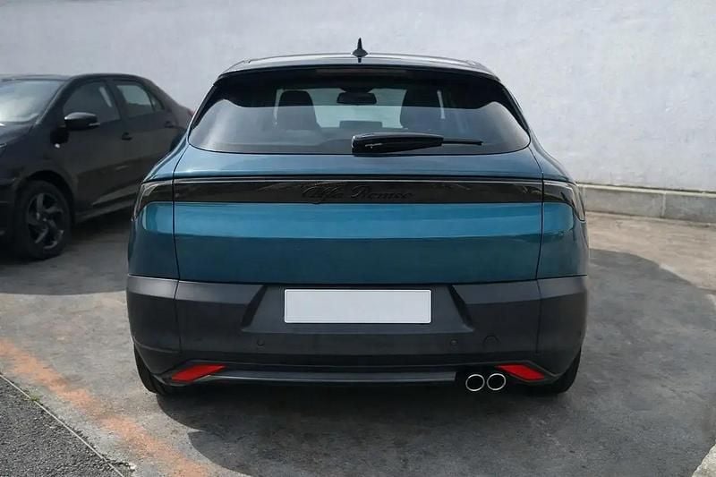 Usata Alfa Romeo Junior 145 CV (106 kW) 2025 Blu/azzurro SUV