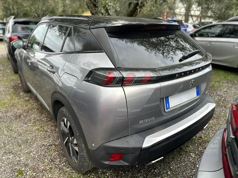 Usata Peugeot 2008 GT 130 CV (95 kW) 2022 Grigio SUV