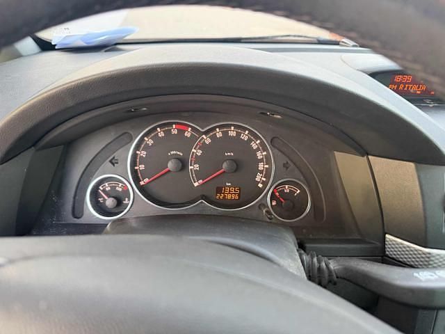 Usata Opel Meriva Cosmo 75 CV (55 kW) 2007 Grigio Monovolume