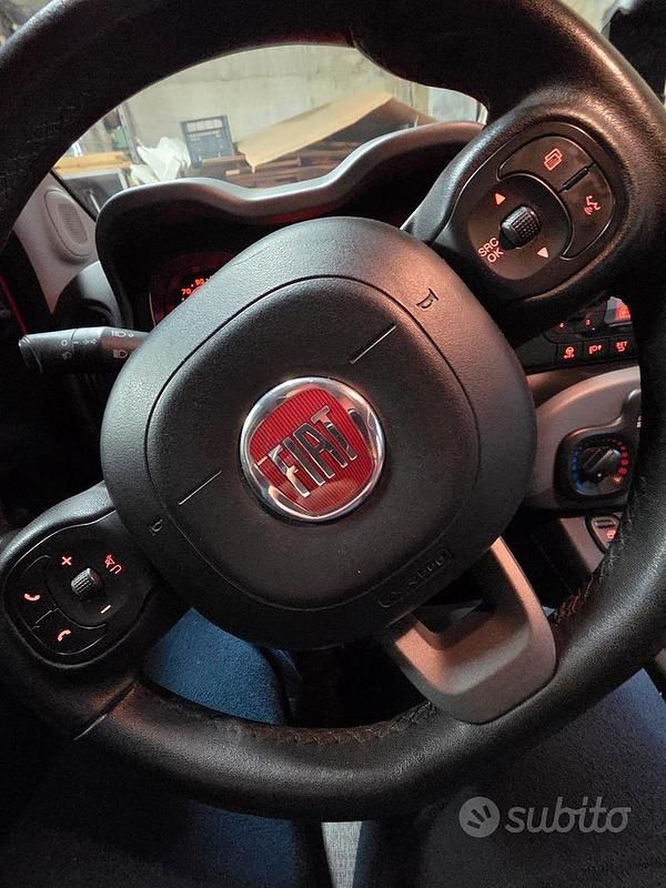 Usata Fiat Panda 95 CV (69 kW) 2017 Rosso Berlina