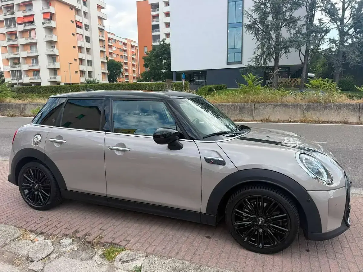 Usata Mini Cooper S 178 CV (130 kW) 2021 Grigio Utilitaria