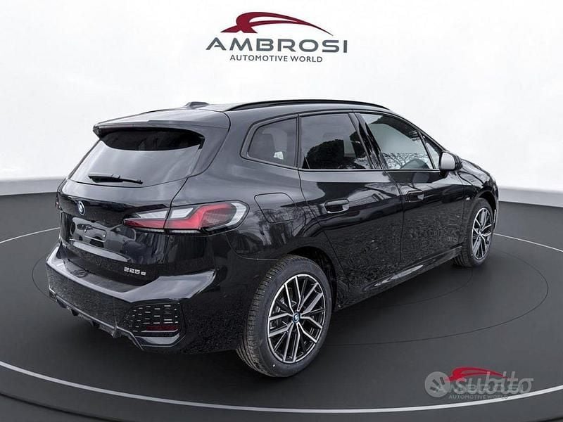 Nuova BMW 225 Active Tourer M Sport 245 CV (180 kW) 2025 Black sapphire metallizzato Monovolume