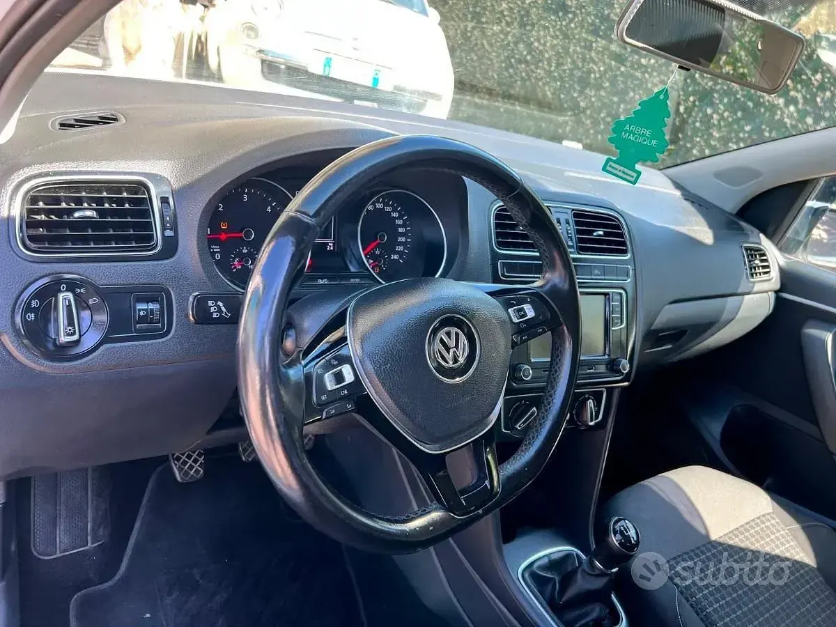 Usata VW Polo 75 CV (55 kW) 2015 Bianco Utilitaria
