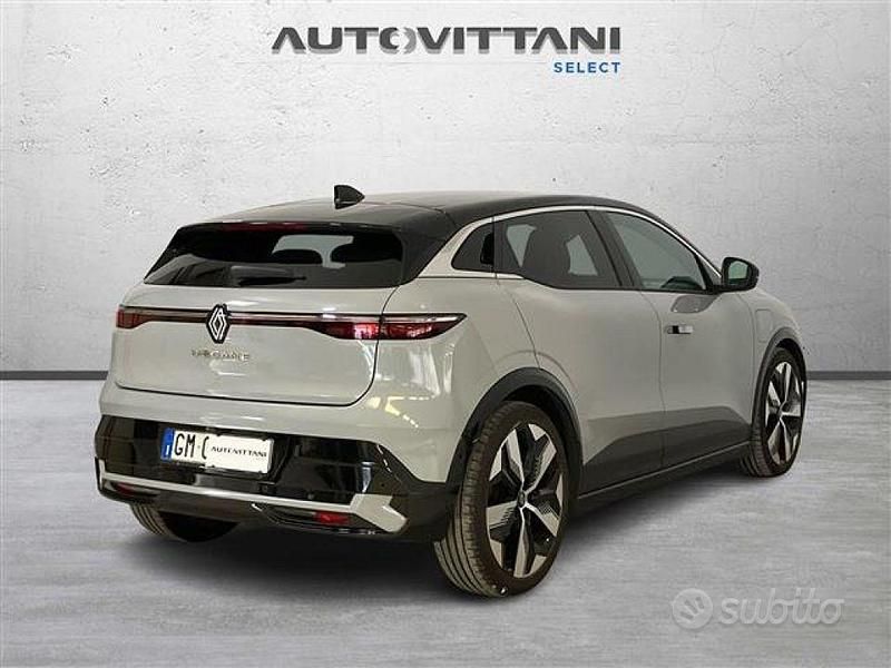 Usata Renault Megane E-Tech Techno 161 kW (220 CV) 2023 Grigio scuro Berlina