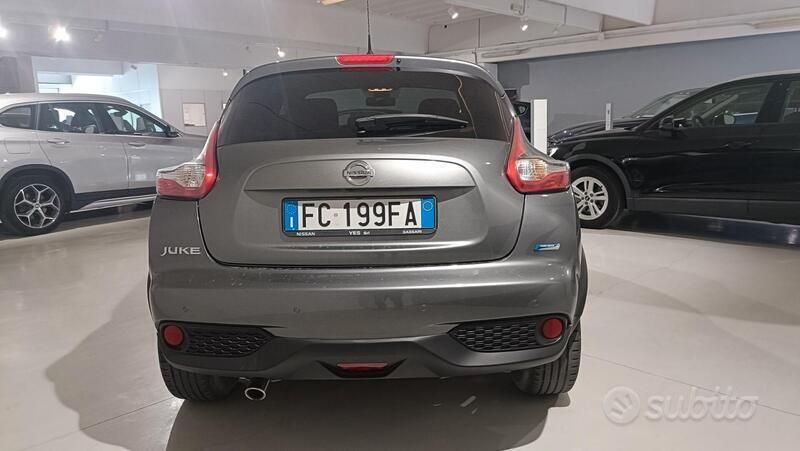 Usata Nissan Juke Tekna 110 CV (80 kW) 2016 Grigio SUV