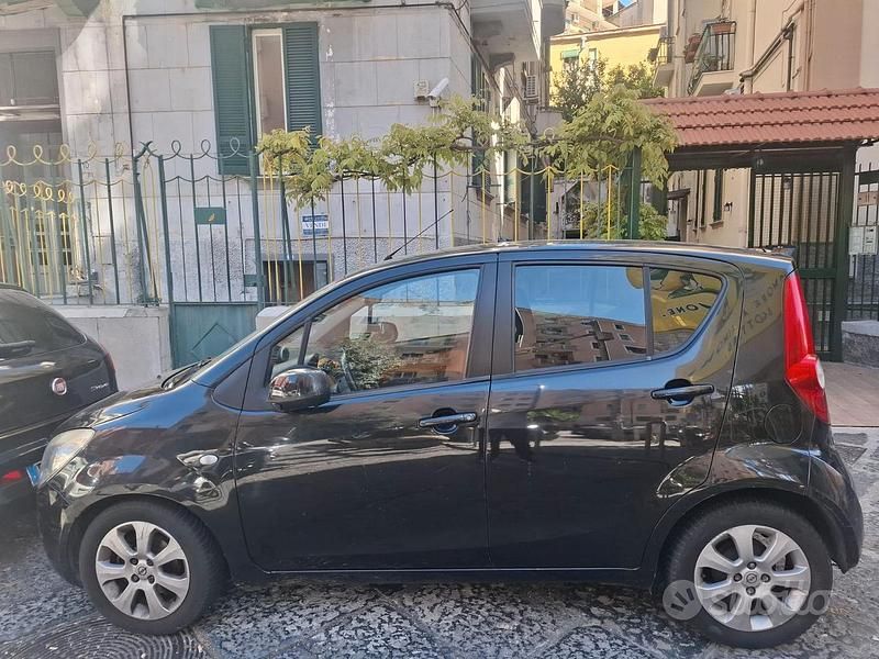Usata Opel Agila 65 CV (47 kW) 2010 Nero Utilitaria