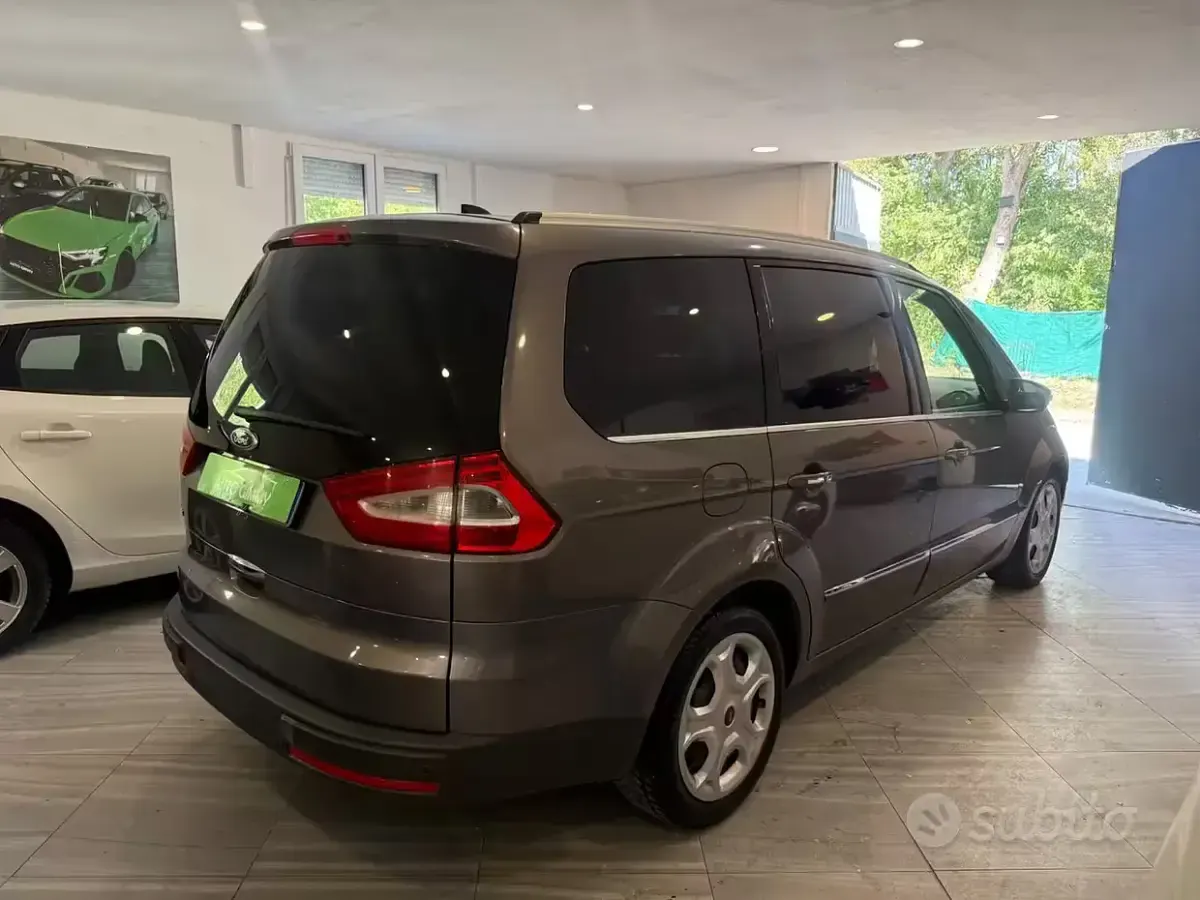 Usata Ford Galaxy 163 CV (119 kW) 2013 Marrone Monovolume