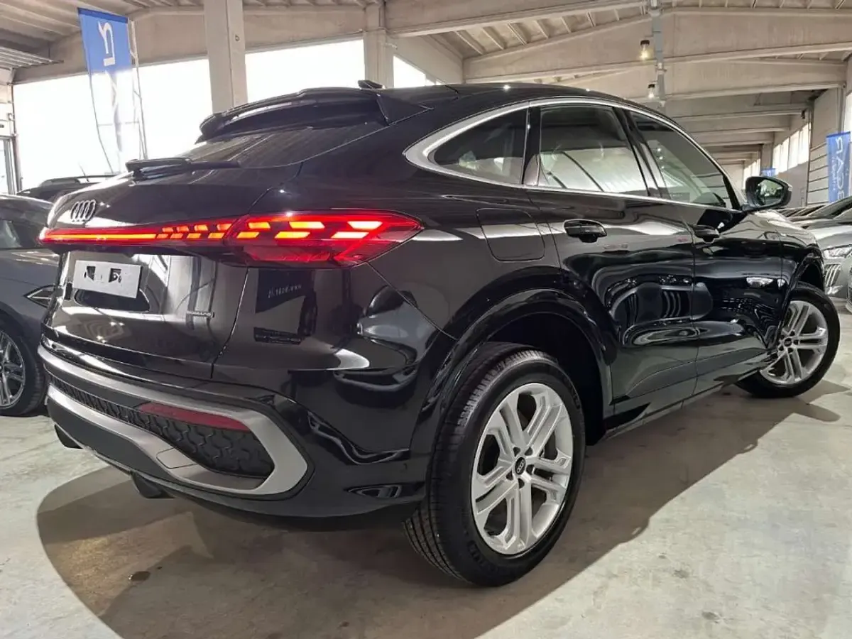 Nuova Audi Q5 Sportback S-Line 204 CV (150 kW) 2025 Nero SUV
